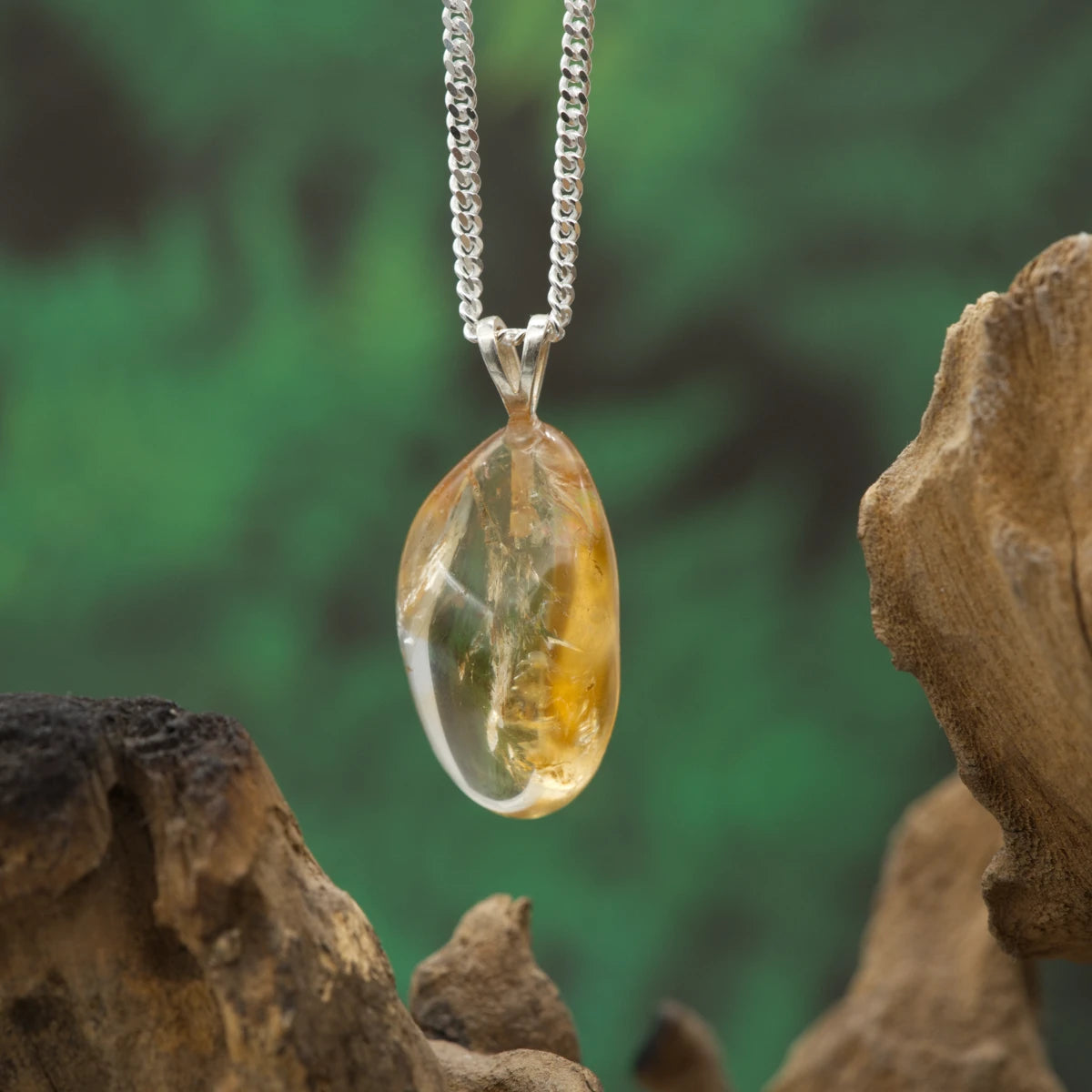 Goldgelber Citrin-Anhänger – Sonnenstein für Lebensfreude, Erfolg und Energie.