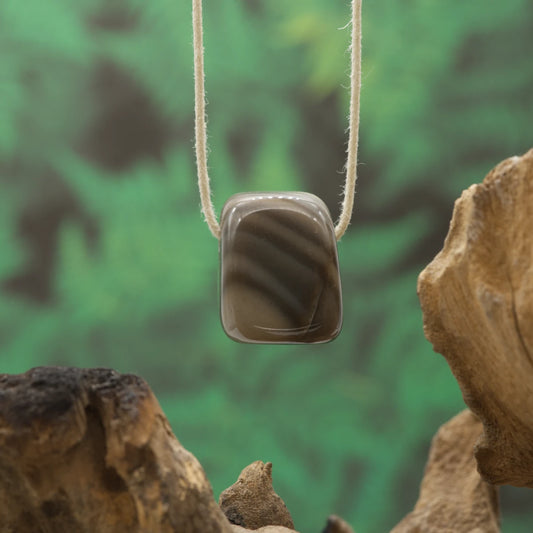 Grauer Feuerstein – Erdung, Durchhaltevermögen und geistige Stärke.