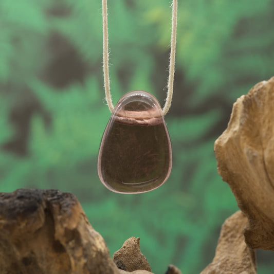 Braun-violetter Fluorit – Transformation, Schutz und seelisches Gleichgewicht.