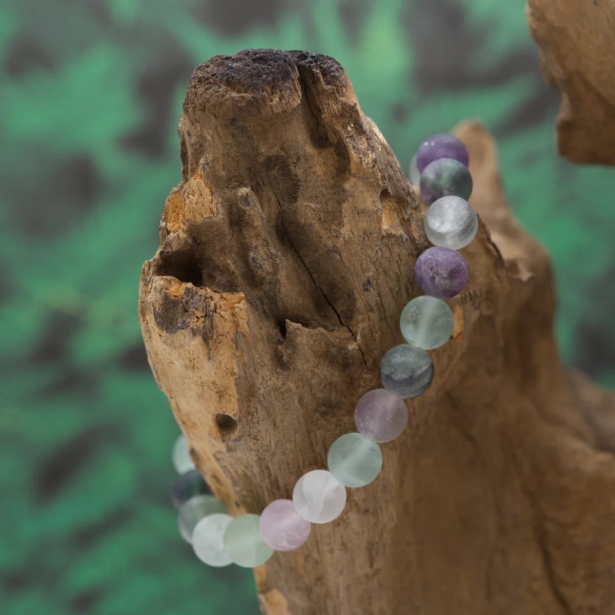 Edelstein-Armband aus 8 mm mattem Fluorit – wirkt beruhigend und ordnend.