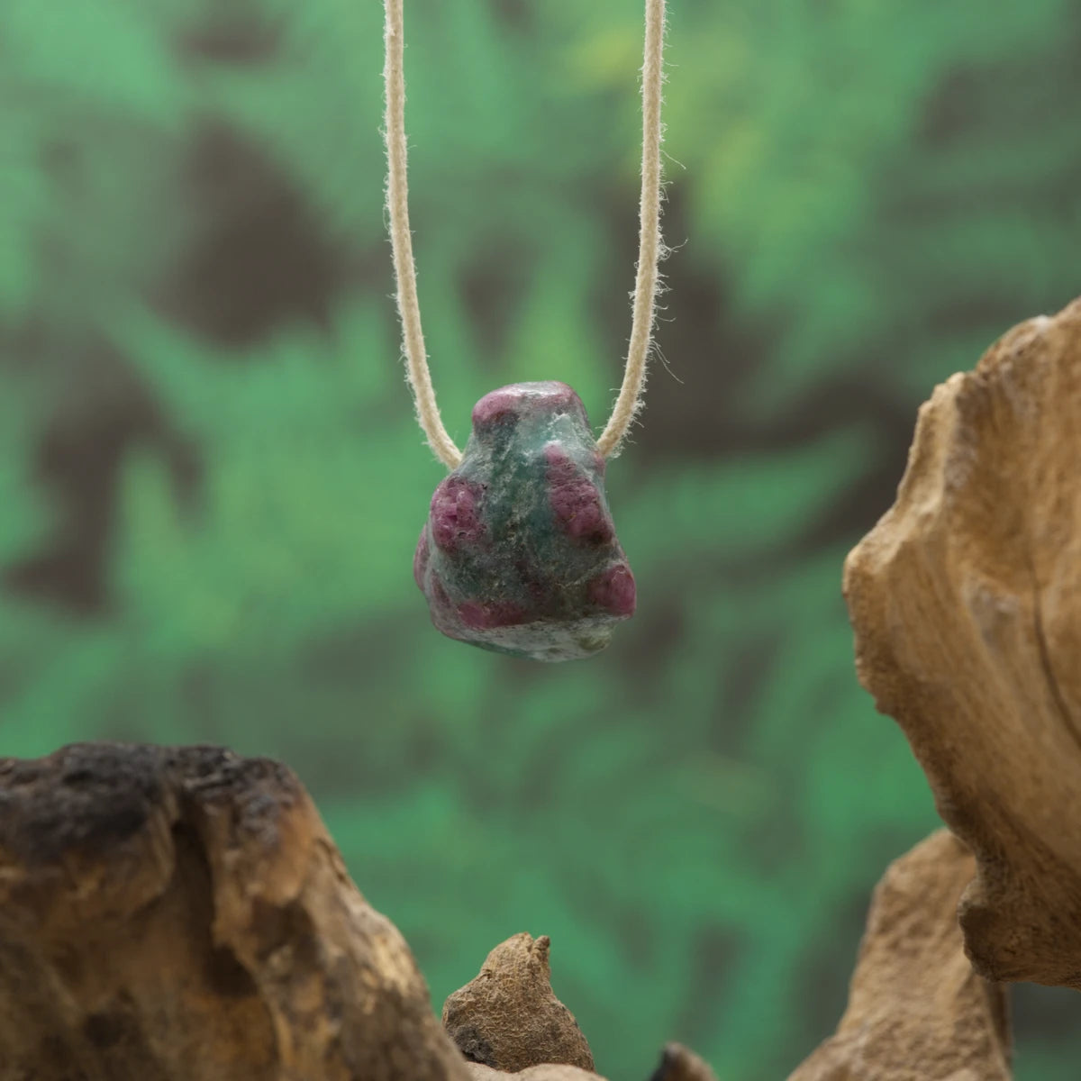 Rubin im Fuchsit – Herzheilung, Balance und Vitalität.