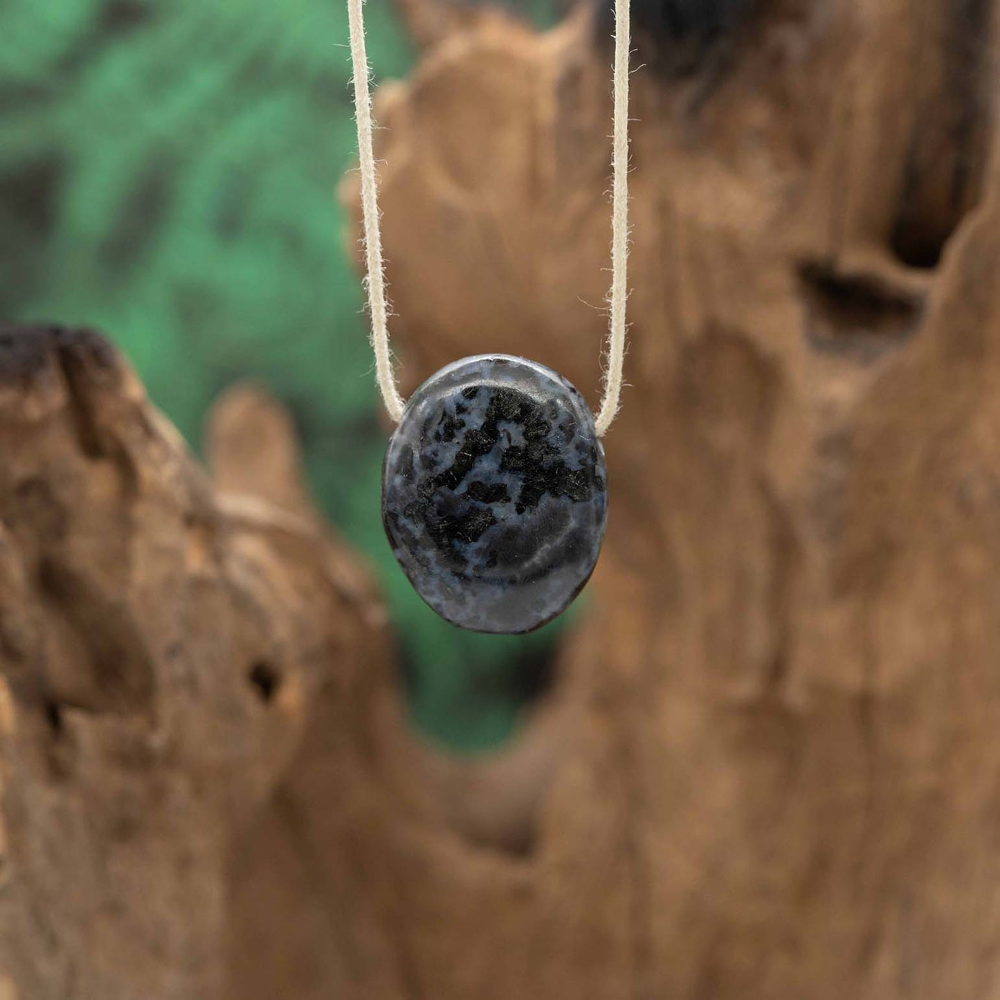 Gabbro "Mystic Merlinite" Anhänger gelocht