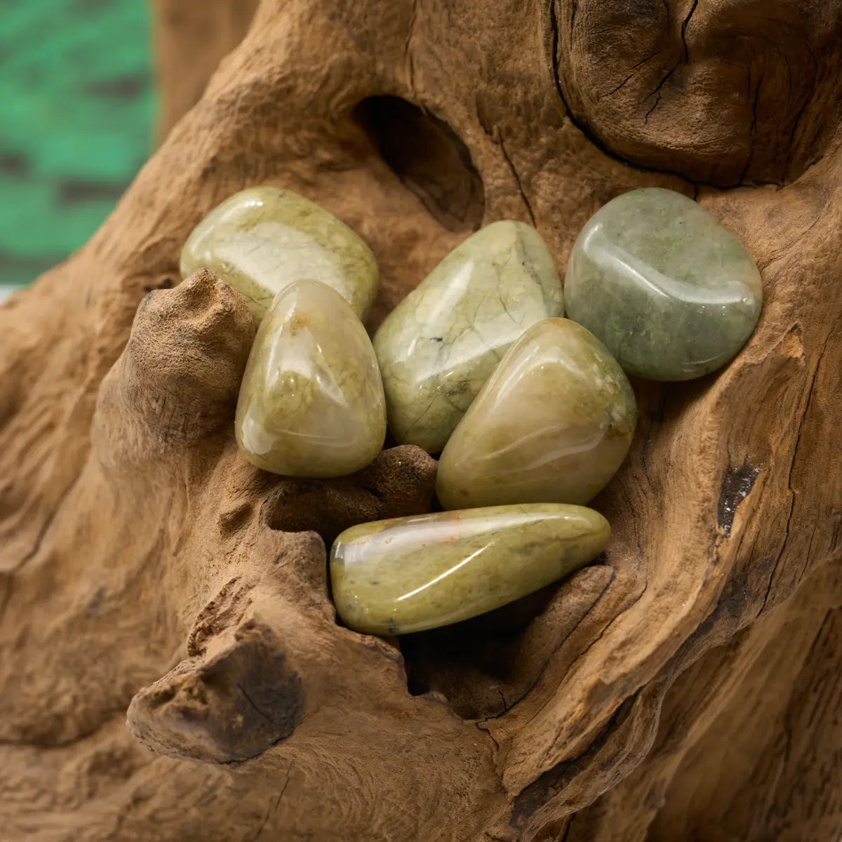 Sanft grüner Quarz – stärkt Heilungsprozesse und Harmonie im Herzen.