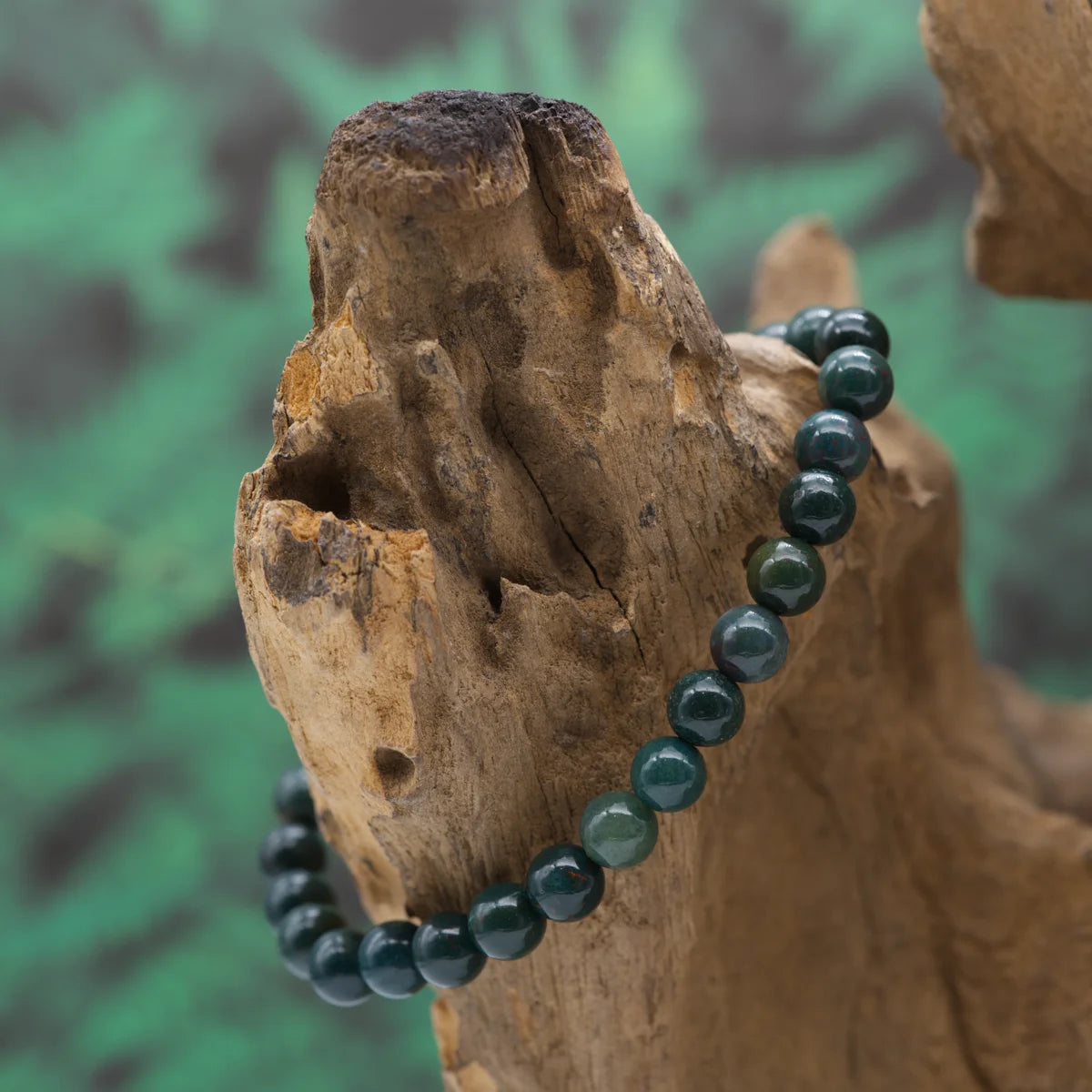 Edelstein-Armband aus 6 mm Heliotrop – unterstützt Regeneration und Vitalität.