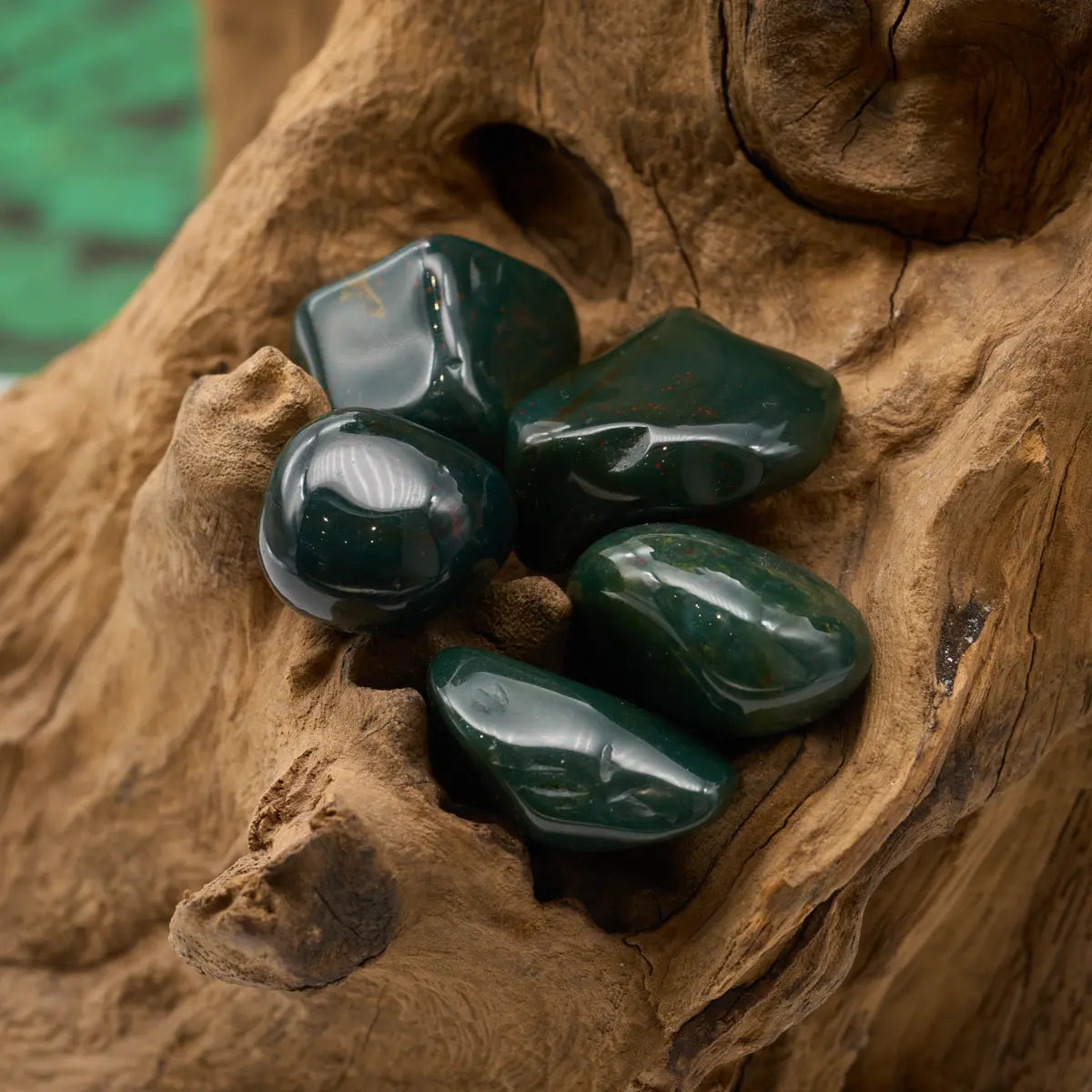 Grün mit roten Sprenkeln – vitalisiert und reinigt.