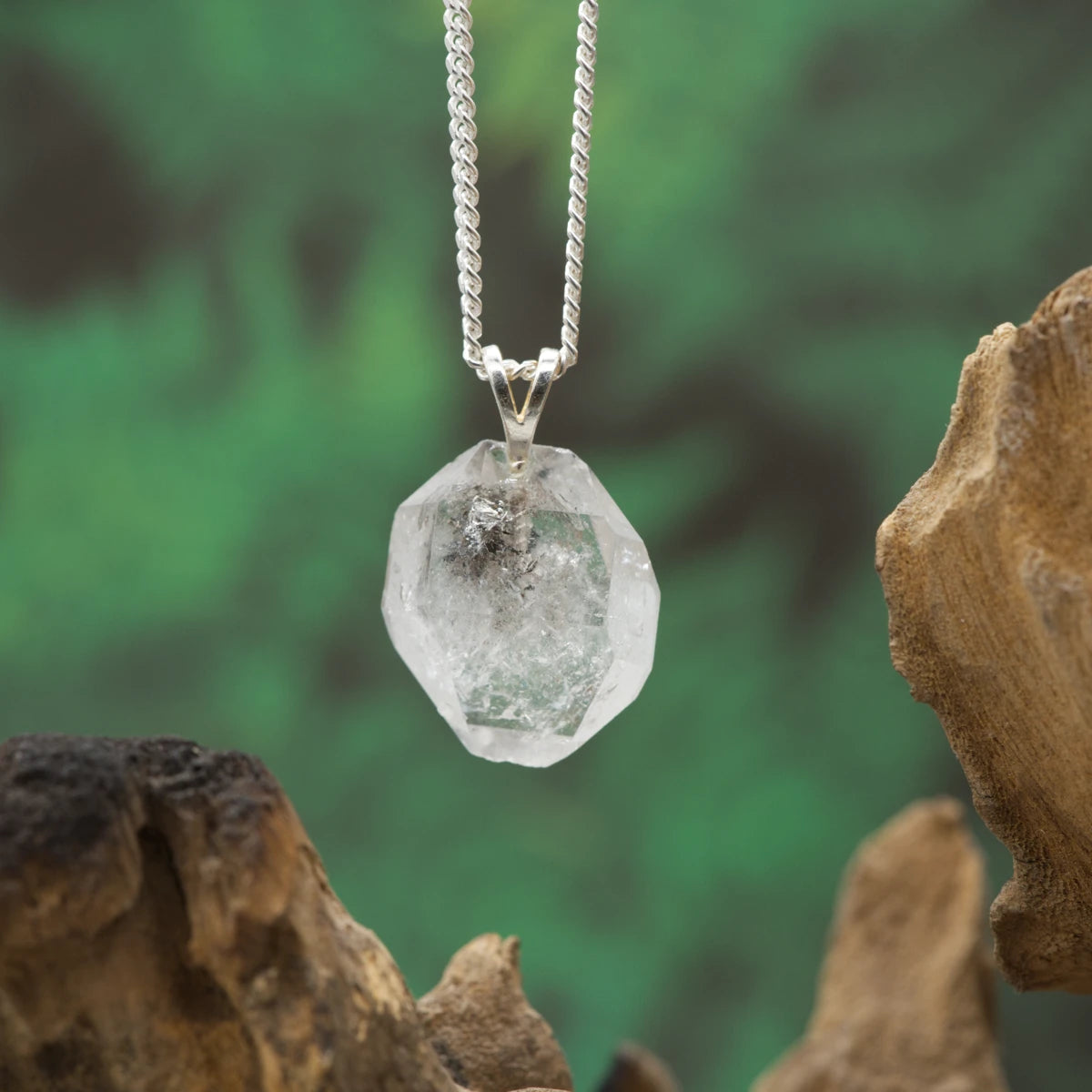 Kristallklarer Herkimer-Diamant-Anhänger – für Bewusstsein, Energie und spirituelle Verbindung.