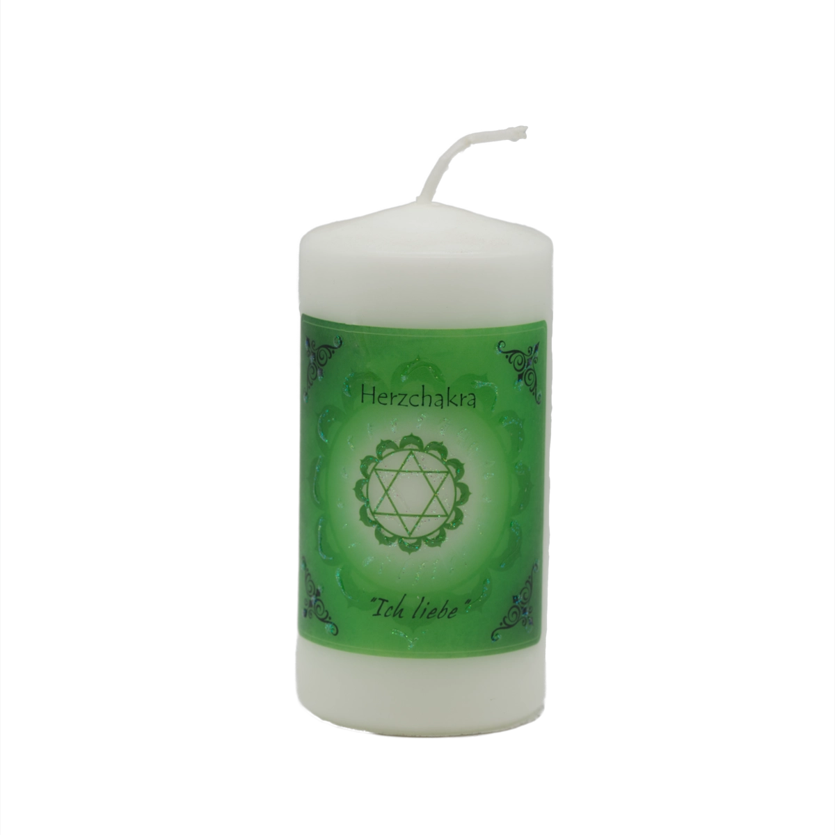 Grüne Energiekerze für das Herzchakra – handgefertigt mit Edelsteinessenz zur Öffnung von Liebe, Mitgefühl und emotionaler Heilung.