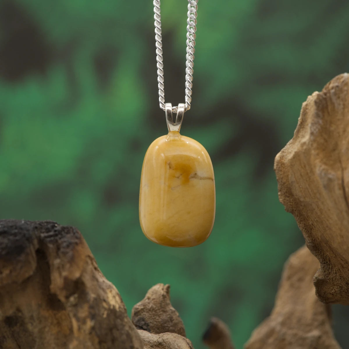 Gelber Jaspis-Anhänger – aktiviert Lebensfreude, Selbstvertrauen und Durchhaltevermögen.