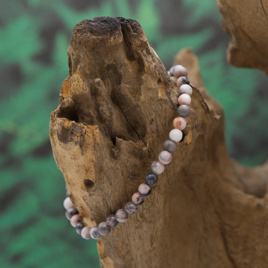 Edelstein-Armband aus 4 mm pinkem Jaspis – stärkt Selbstliebe und Ausdauer.