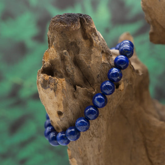 Edelstein-Armband aus 8 mm Lapislazuli-Perlen – unterstützt Wahrheit und Selbstausdruck.