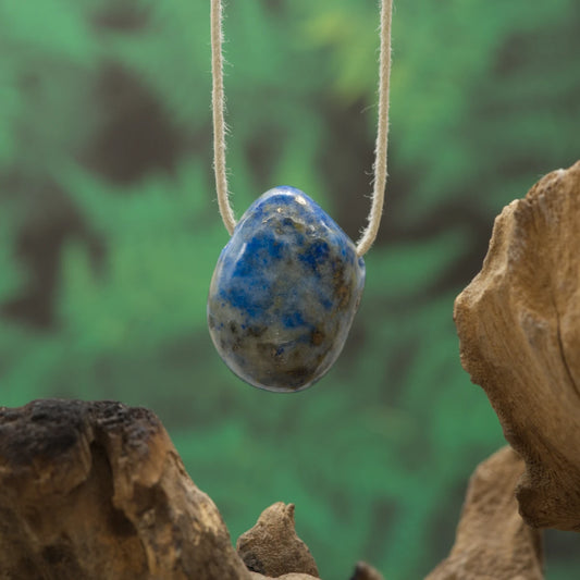 Blauer Lapislazuli – Weisheit, Selbstvertrauen und innere Ruhe.