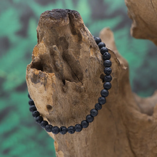 Edelstein-Armband aus 4 mm Lava – erdet und schenkt Stabilität.