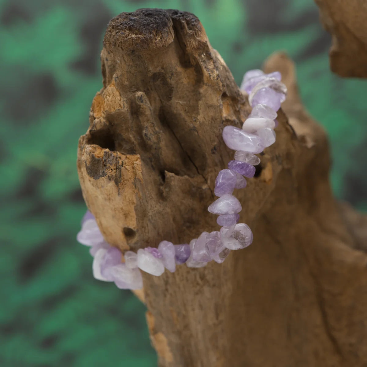 Splitterarmband aus zartviolettem Lavendelquarz – verbindet Herz und Geist in Harmonie.