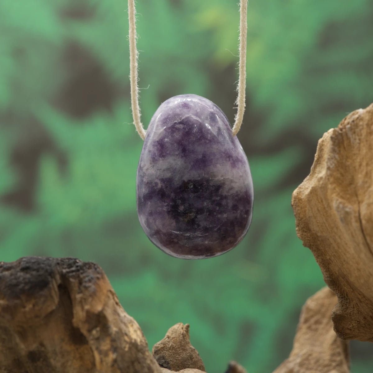 Violetter Lepidolith – emotionale Balance, Gelassenheit und Schutz.