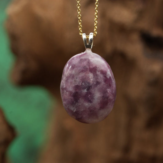 Lepidolith oval rot-violett Anhänger