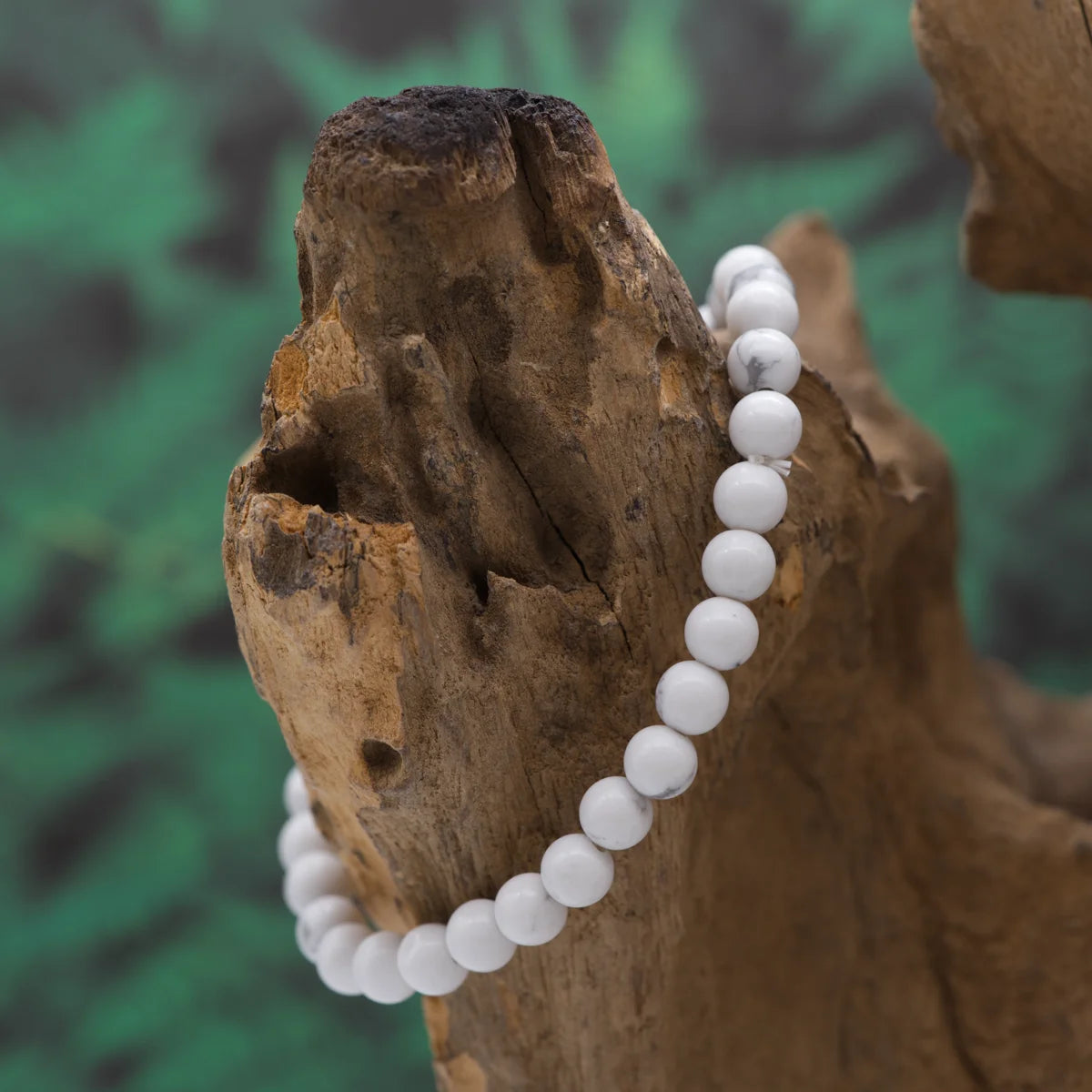 Edelstein-Armband aus 6 mm Magnesit – entspannt und fördert Gelassenheit.