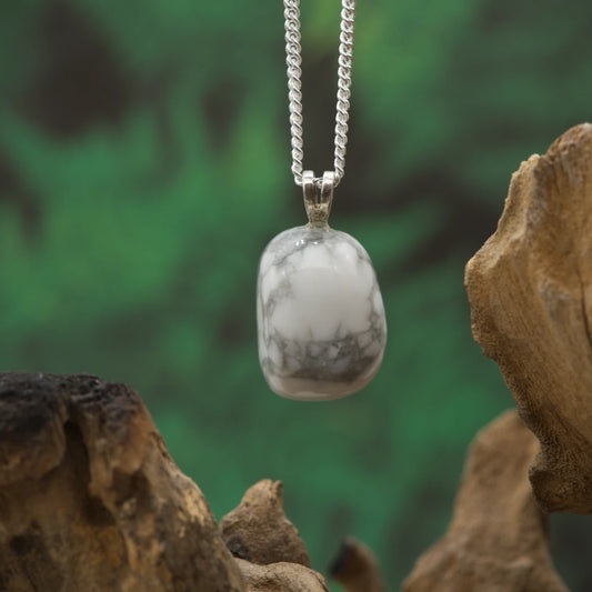 Polierter Magnesit – beruhigend, entspannend und unterstützend für Achtsamkeit.