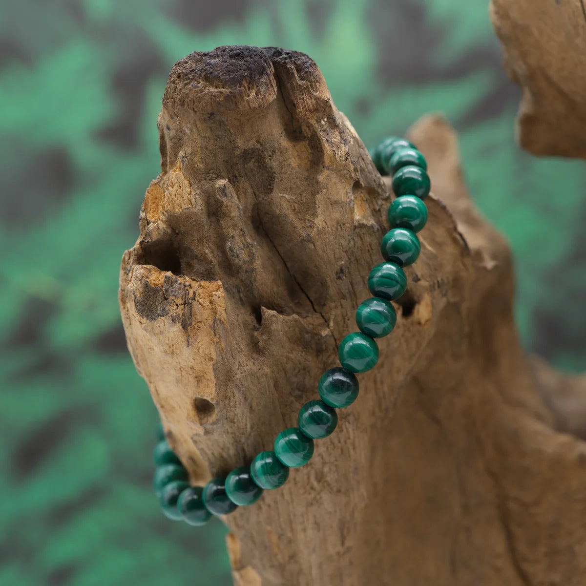 Edelstein-Armband aus 6 mm Malachit – unterstützt Wandel und Herzöffnung.