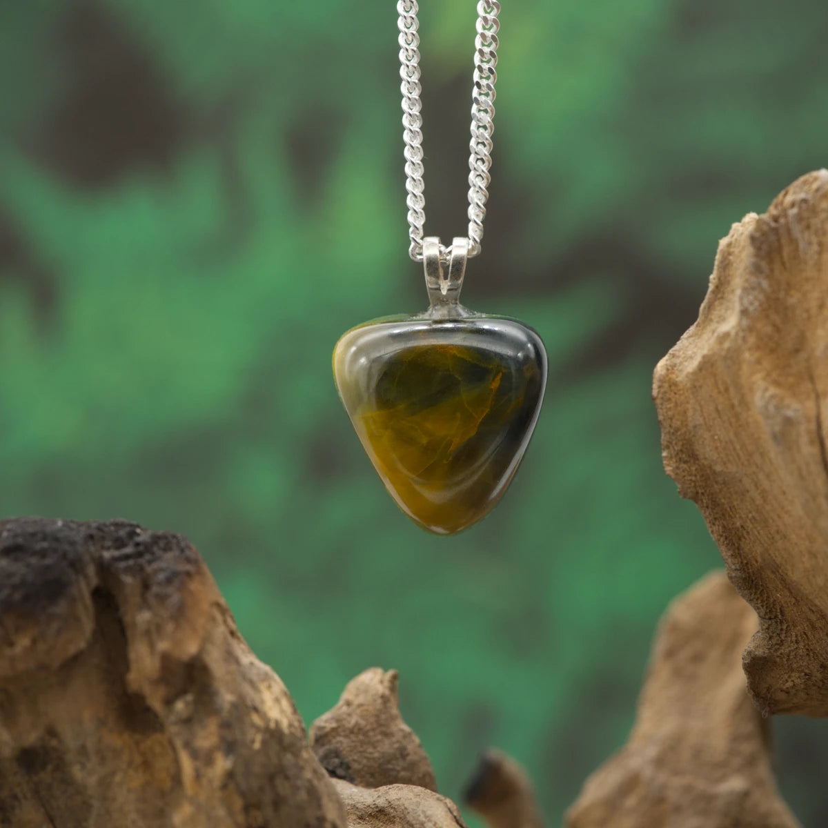 Nellit-Pietersit-Mix – Sturmstein für Klarheit, Wandlung und Willenskraft.