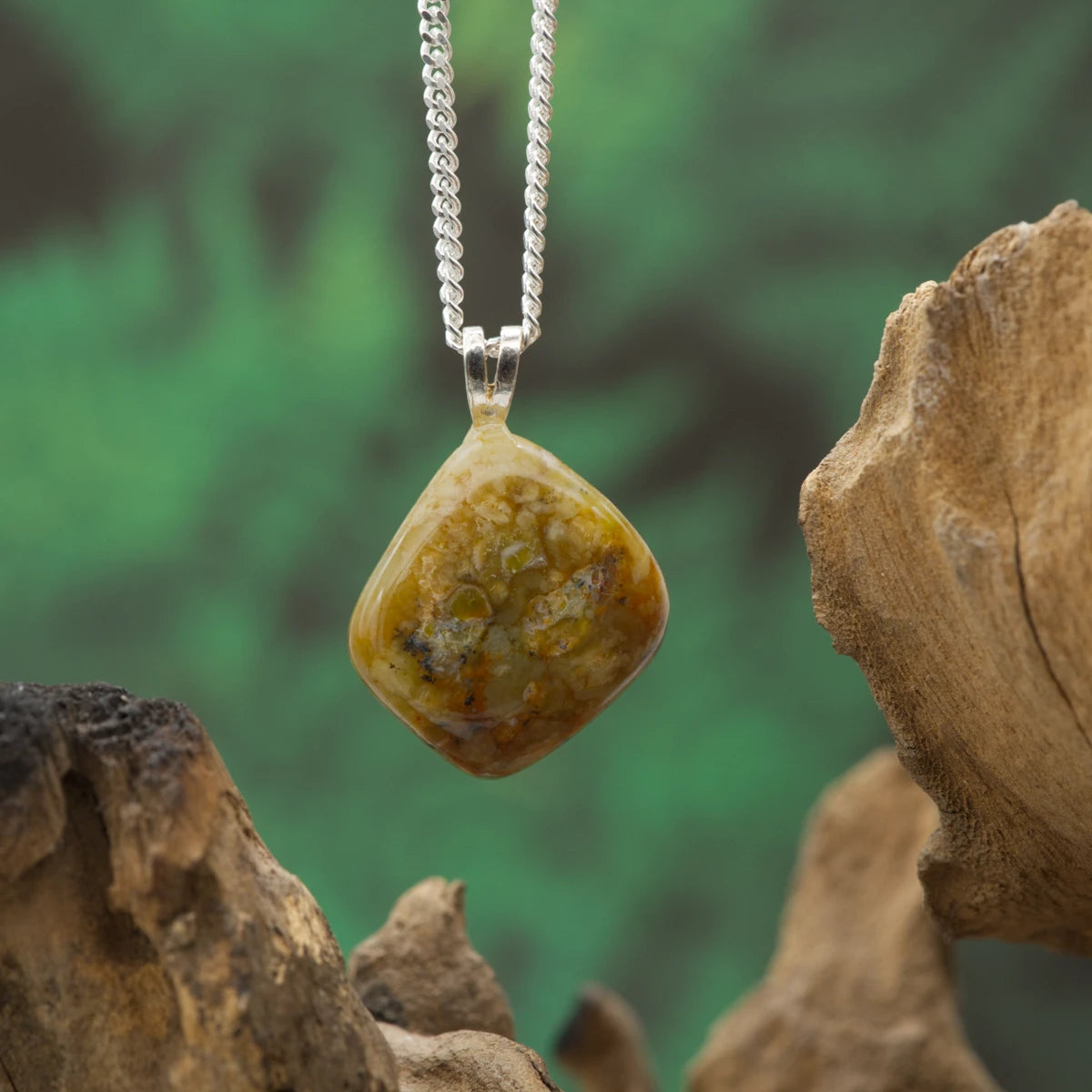 Opal mit Dendriten – Naturmuster, Erdung & Ausgleich.