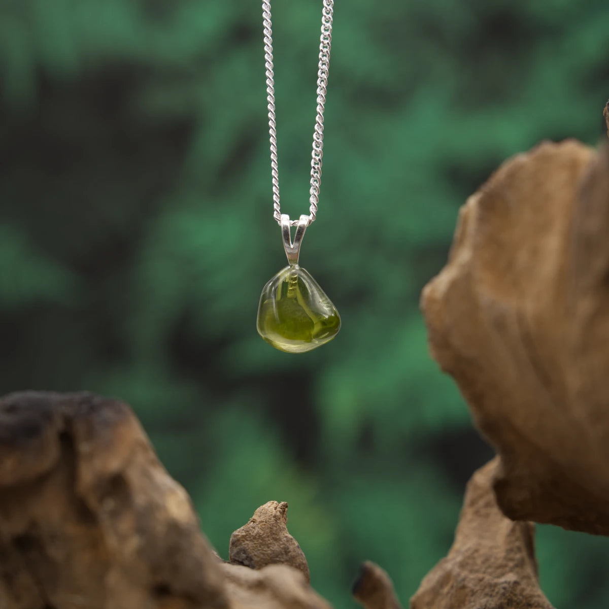 Peridot „Olivin, Chrysolith“ 1A-Qual. Anhänger mini in Gold & Silber