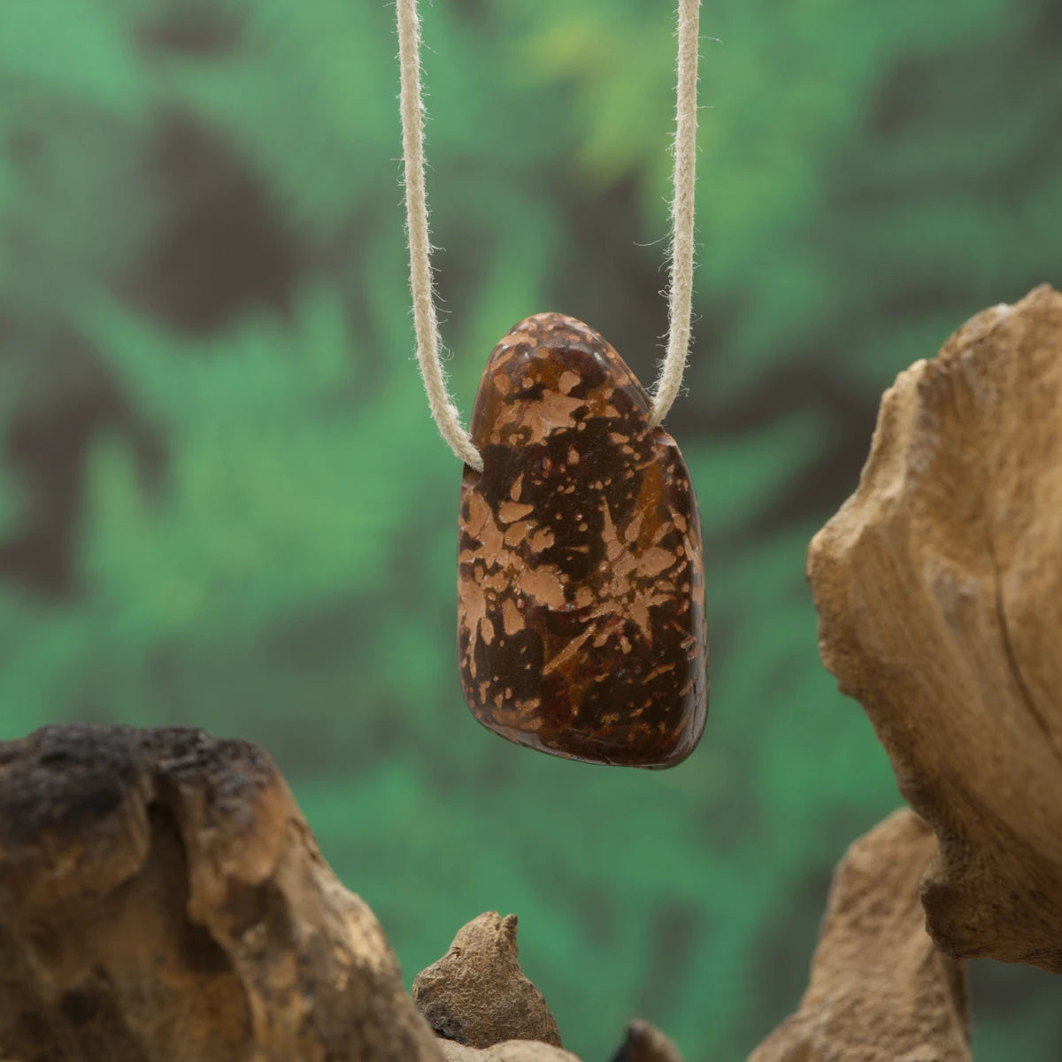 Strukturreicher Stern-Rhyolith – Erdung, Stabilität und innere Stärke.