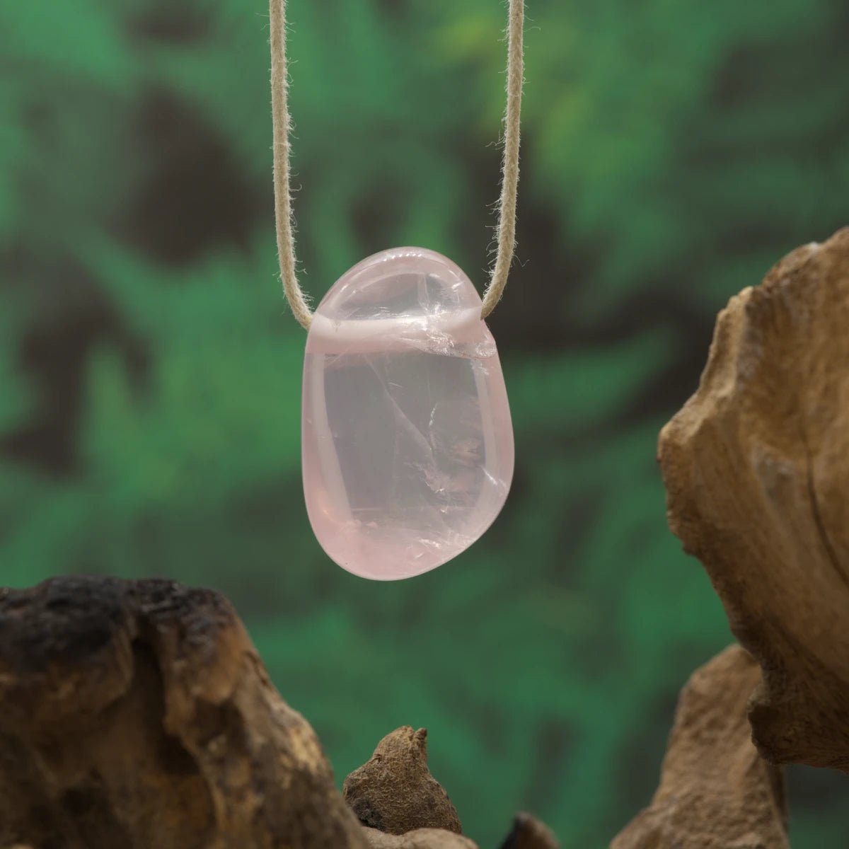 Klarer Rosenquarz – Herzöffnung, Sanftmut und Liebe.