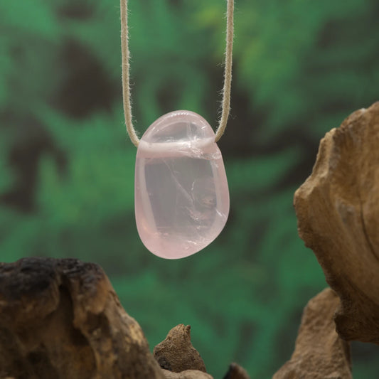 Klarer Rosenquarz – Herzöffnung, Sanftmut und Liebe.