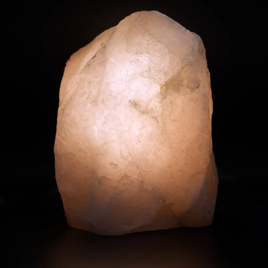 Sanfte Rosenquarz-Lampe – sorgt für liebevolle und beruhigende Atmosphäre.