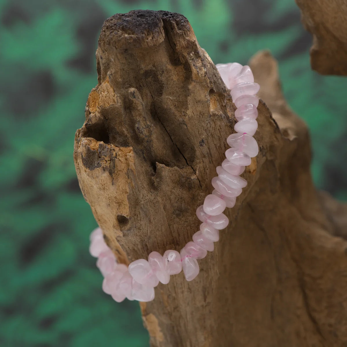 Splitterarmband aus zartrosa Rosenquarz – öffnet das Herz und fördert Liebe.