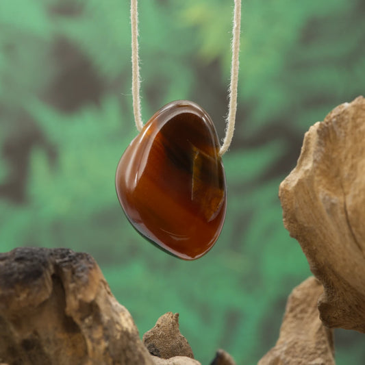 Warmbrauner Sarder – Erdung, innere Ruhe und Beständigkeit.