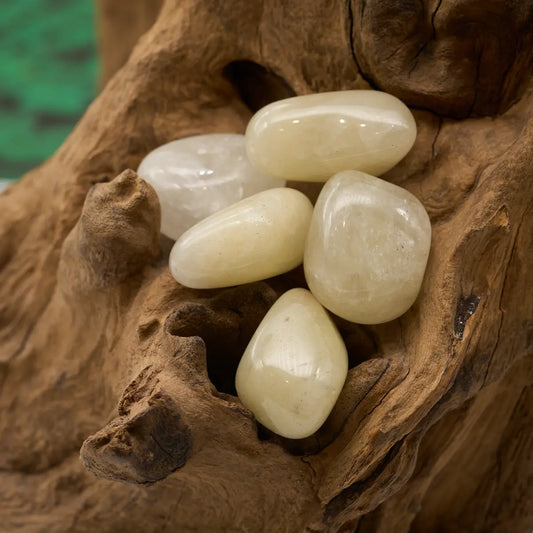 Gelblich klarer Schwefelquarz – aktiviert Energie und Lebensfreude.