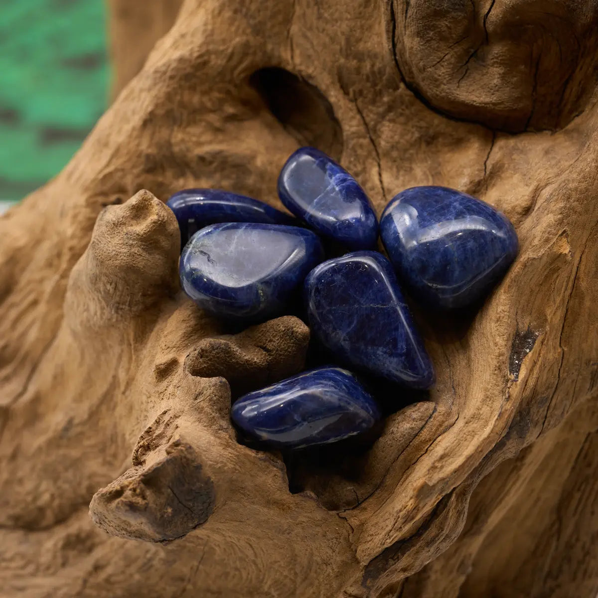 Blauer Sodalith – stärkt Logik, Vertrauen und Ausdruckskraft.