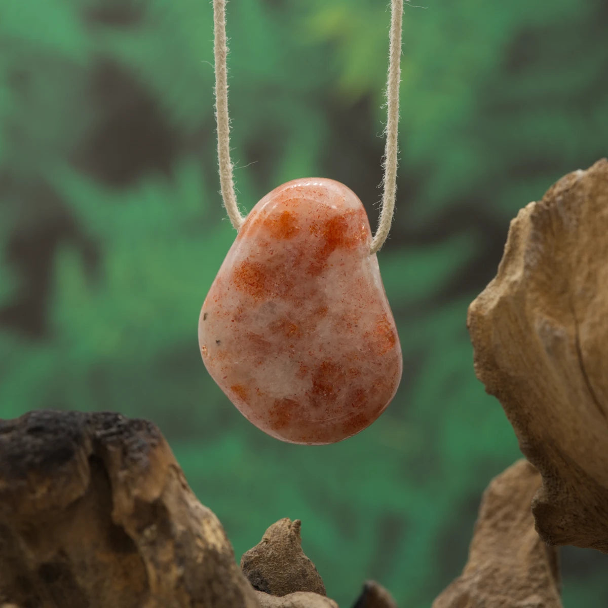 Pfirsichfarbener Sonnenstein – Optimismus, Wärme und Charisma.