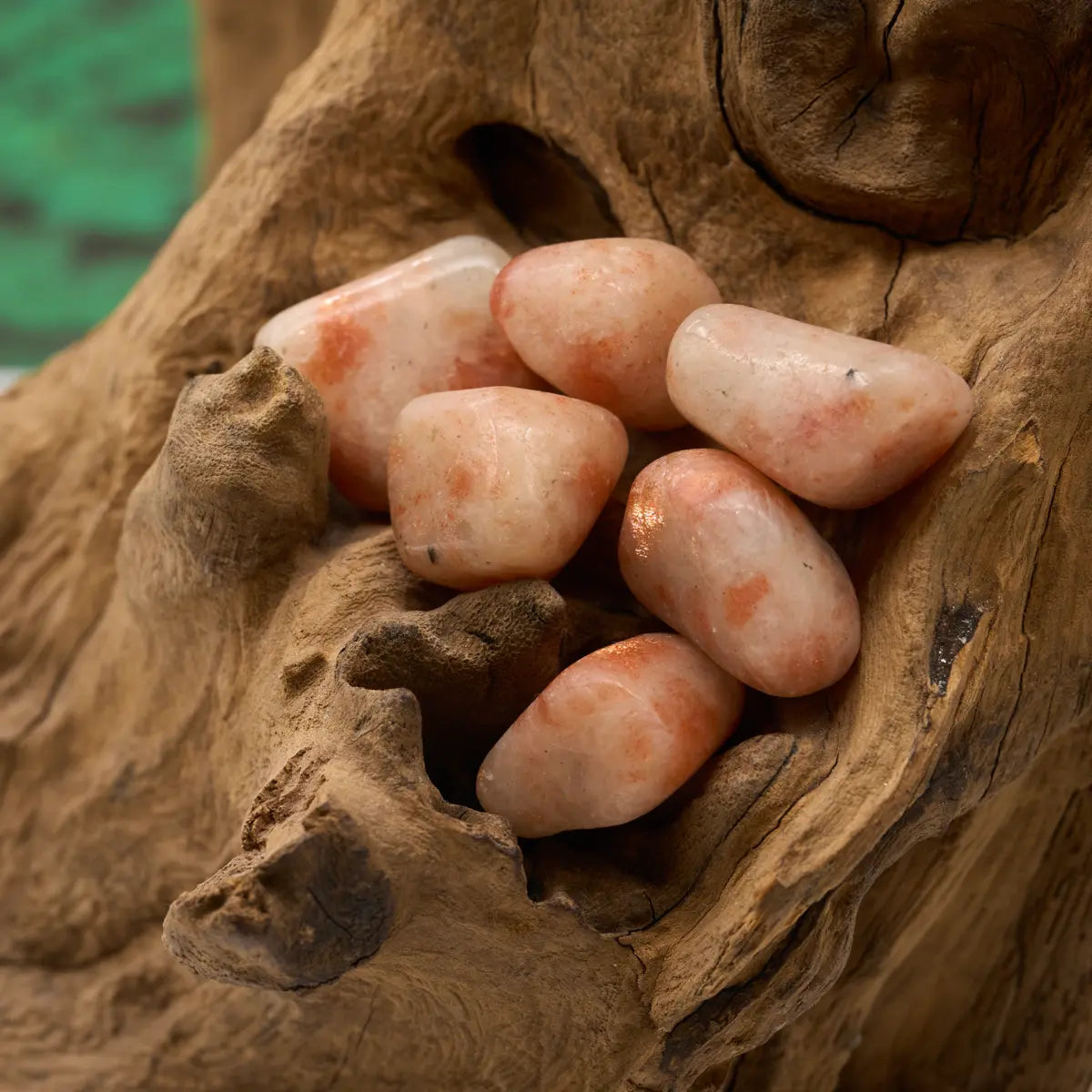 Gold-orange funkelnder Sonnenstein – bringt Optimismus und Selbstvertrauen.