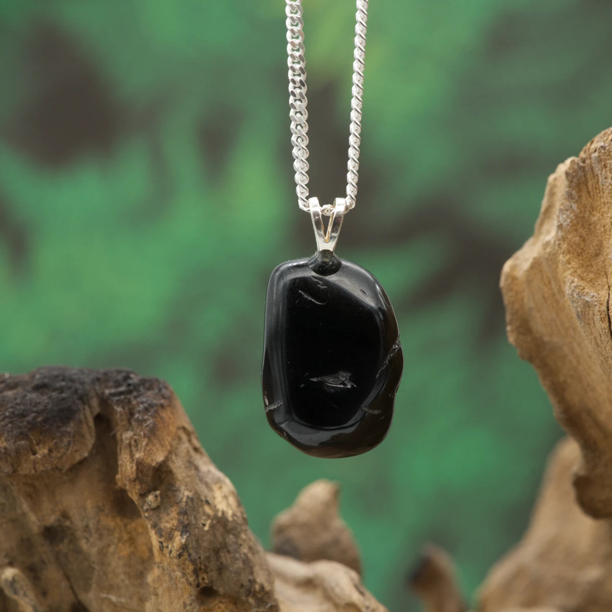 Schwarzer Spinell – Schutz, Stärke und moderne Eleganz.