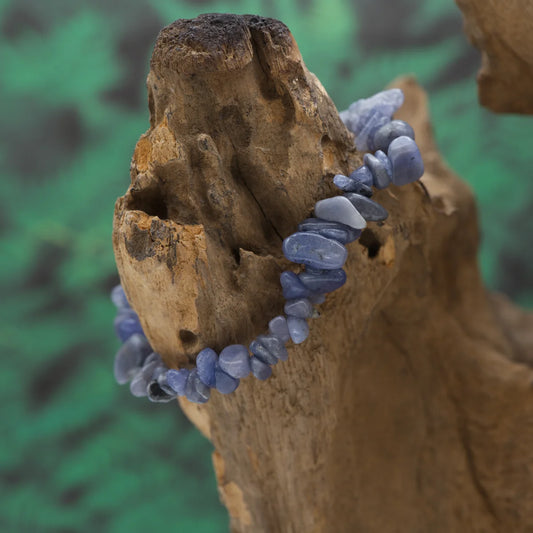 Splitterarmband aus violettblauem Tansanit – verbindet Herz und Geist in Harmonie.
