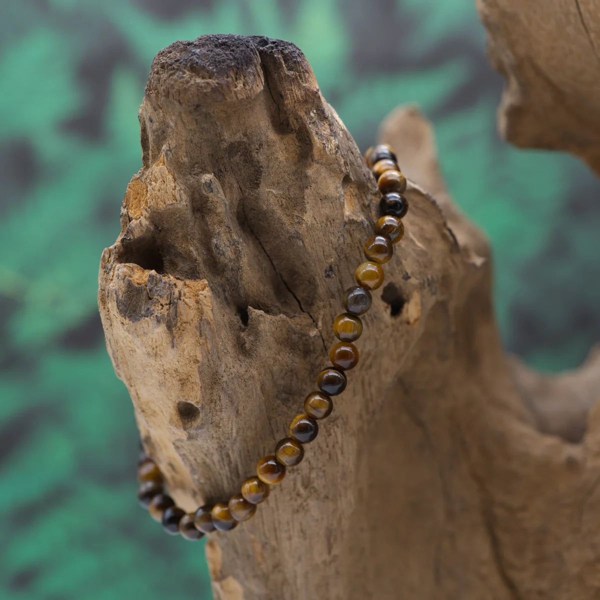 Edelstein-Armband aus 4 mm Tigerauge – gibt Mut und schützt.