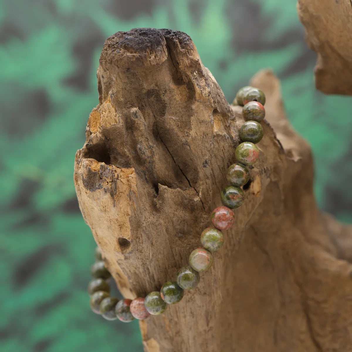 Edelstein-Armband aus 6 mm Unakit – fördert Gleichgewicht und Erdung.