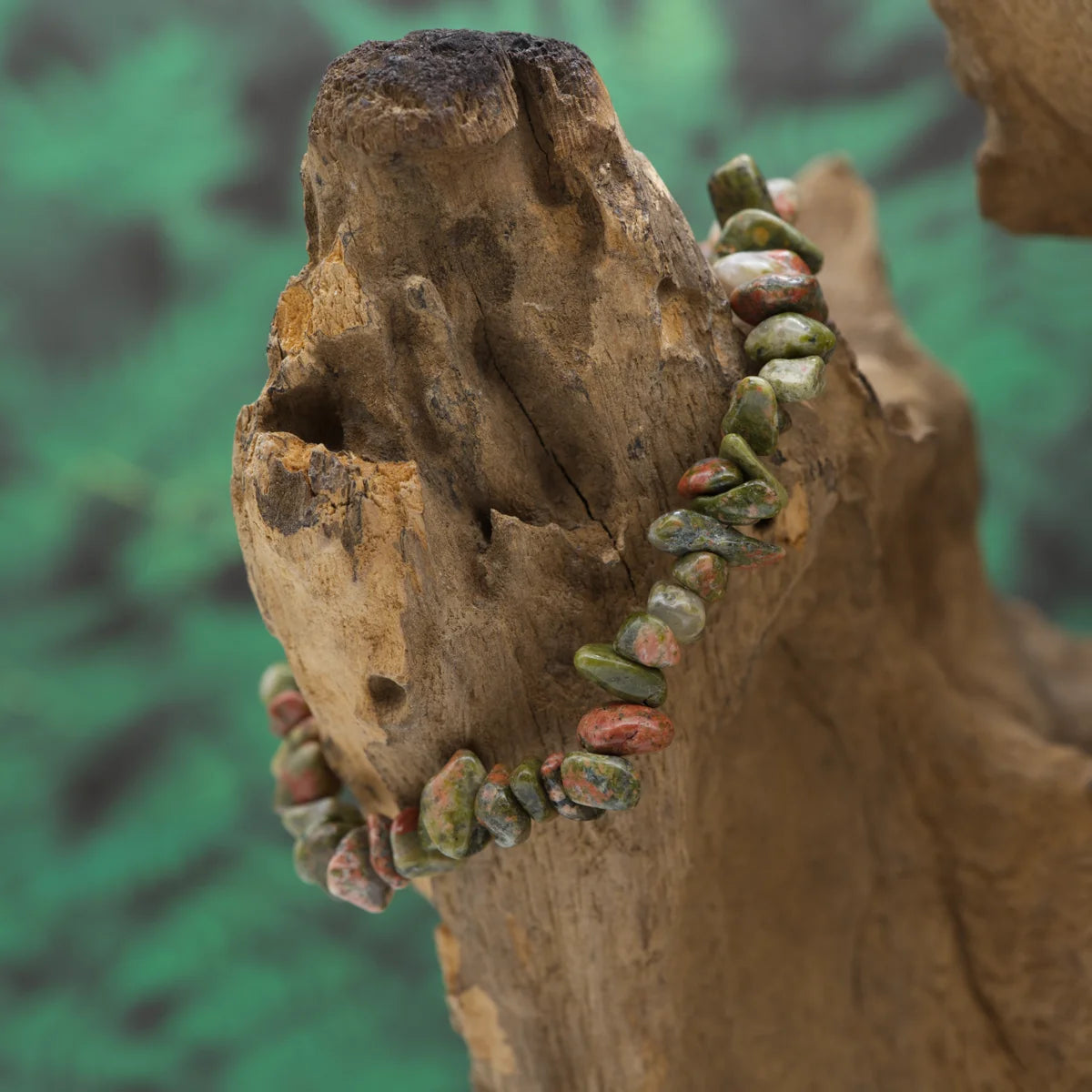 Splitterarmband aus Unakit – unterstützt Regeneration und emotionale Balance.