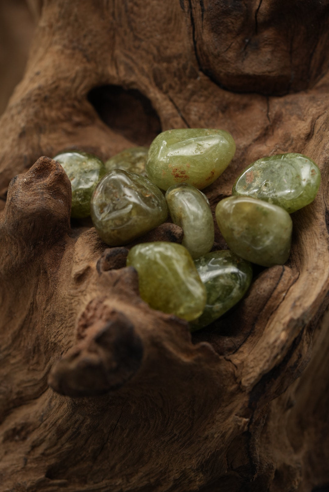 Granat grün Grossular der Kategorie Trommelsteine
