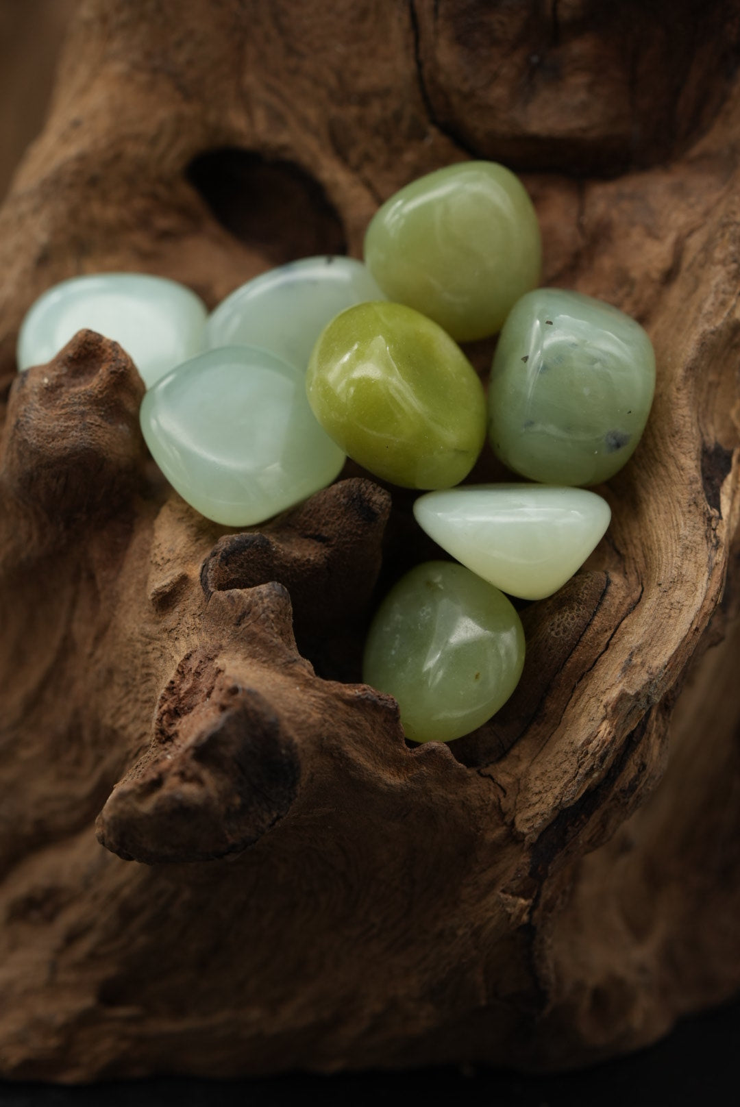 Serpentin New Jade der Kategorie Trommelsteine